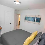 Stylish~Renovated 4Br/2Bat 3Minairport 10Mindowtn