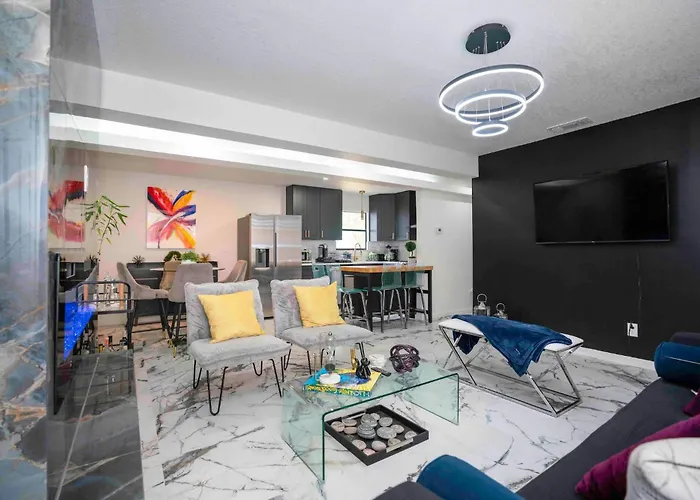 Stylish~Renovated 4Br/2Bat 3Minairport 10Mindowtn