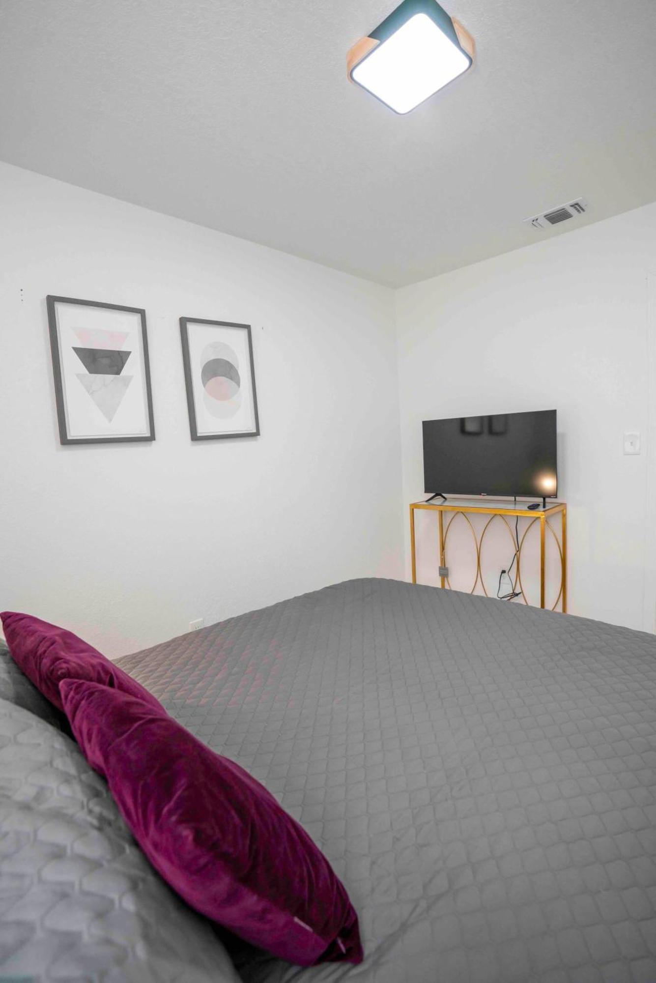 Holiday home Stylish~renovated 4br/2bat 3minairport 10mindowtn San Antonio